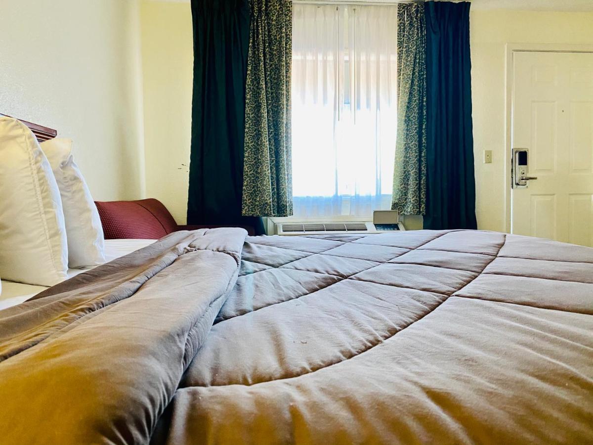 Ozark Inn & Suites Luaran gambar
