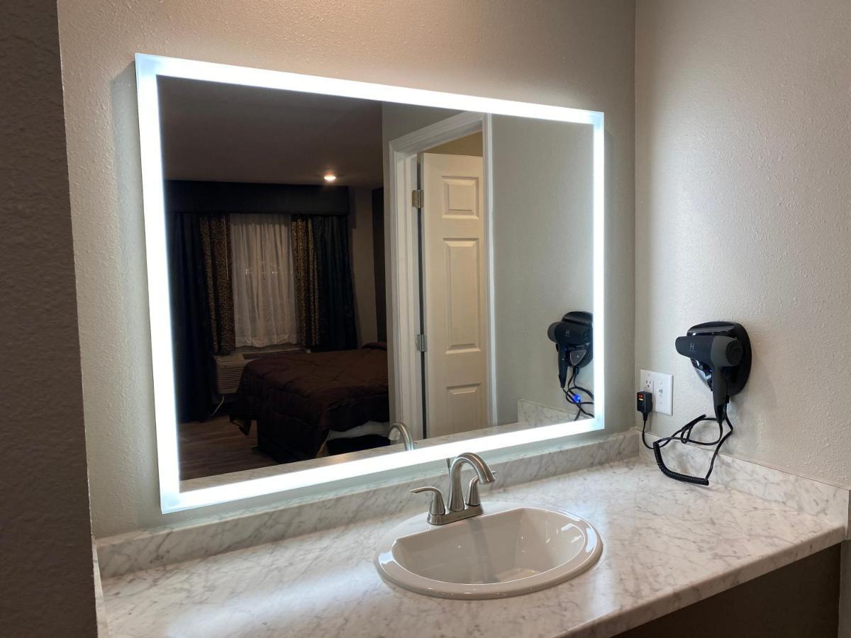 Ozark Inn & Suites Luaran gambar