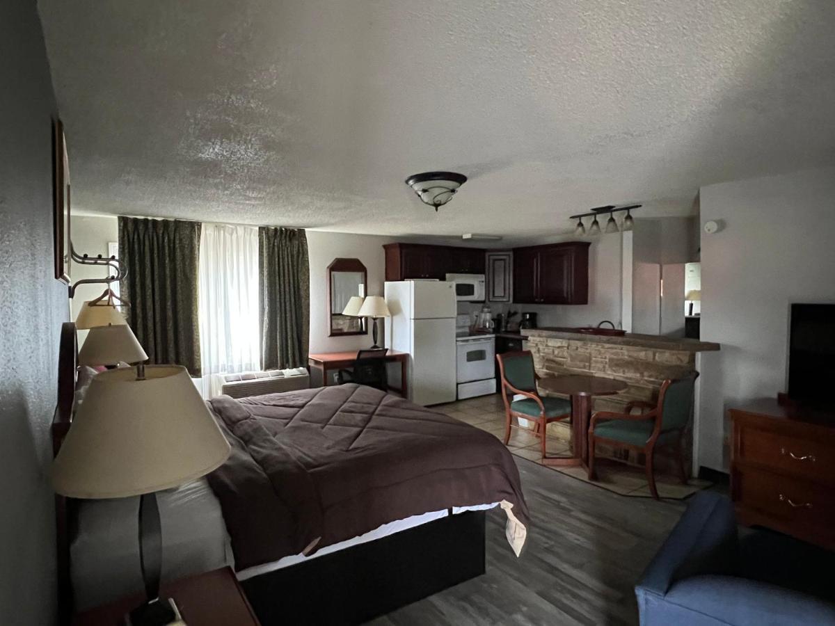 Ozark Inn & Suites Luaran gambar