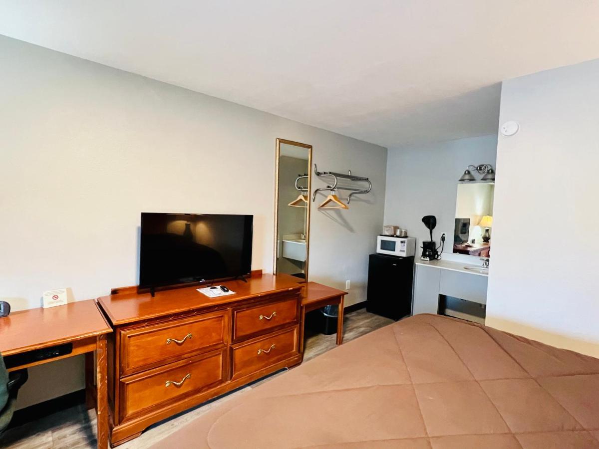 Ozark Inn & Suites Luaran gambar