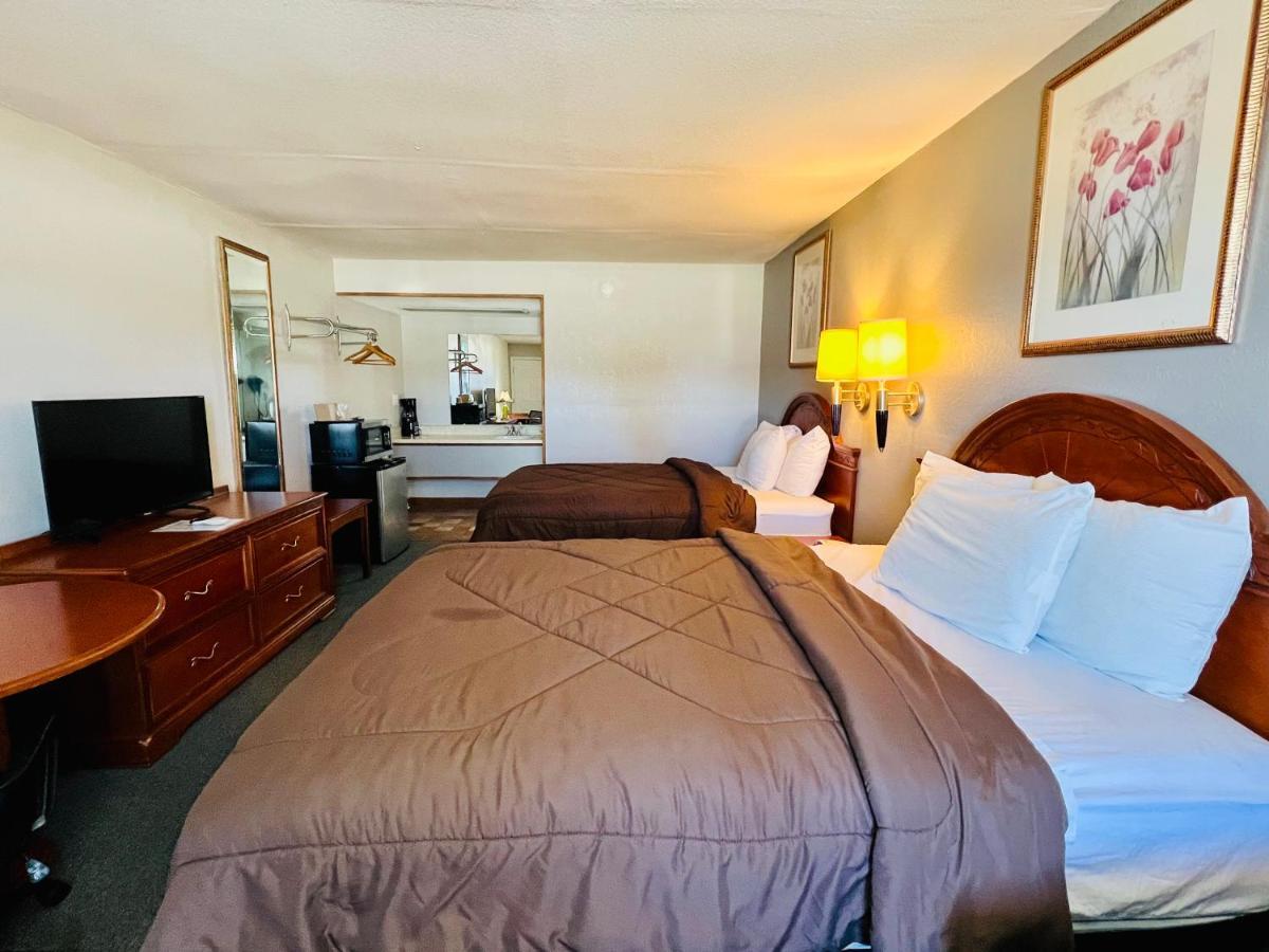Ozark Inn & Suites Luaran gambar