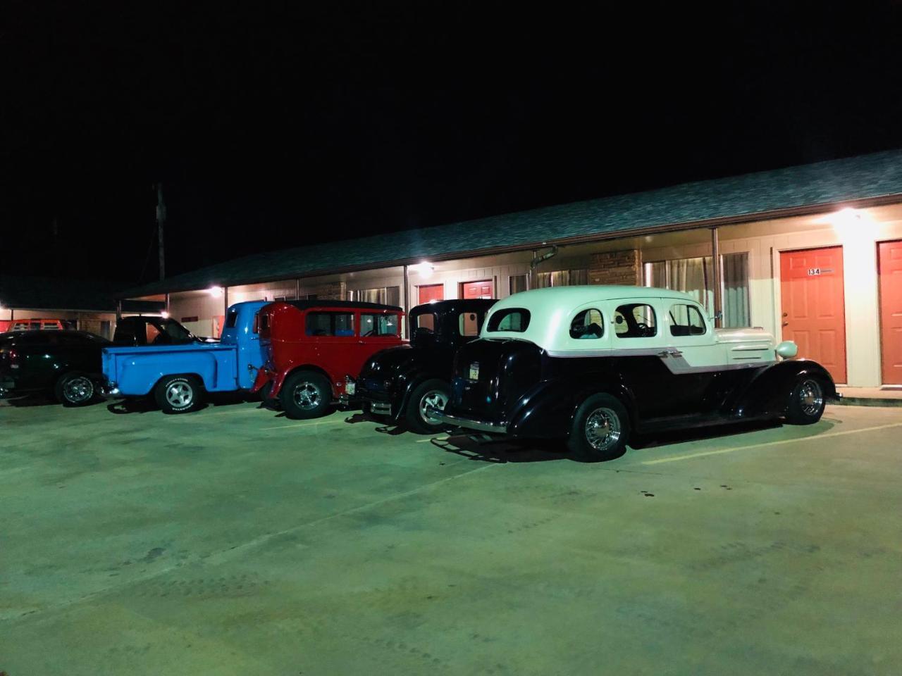 Ozark Inn & Suites Luaran gambar