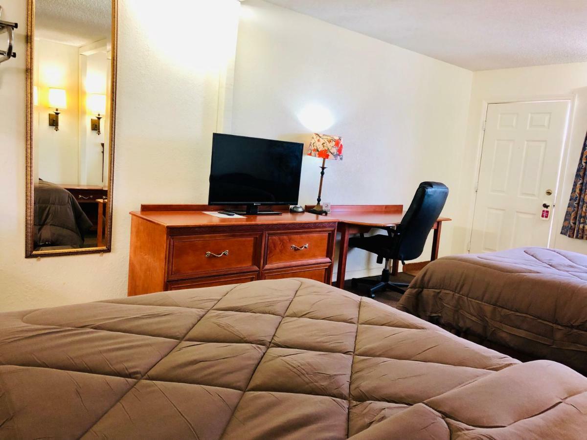 Ozark Inn & Suites Luaran gambar