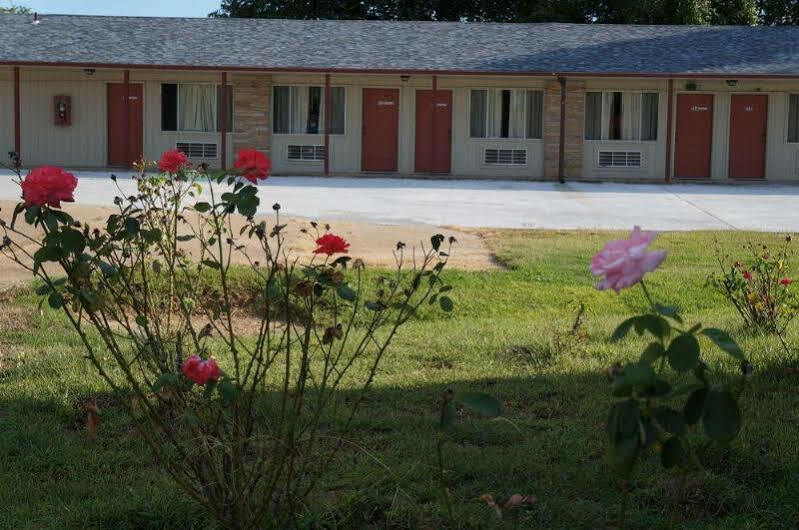 Ozark Inn & Suites Luaran gambar